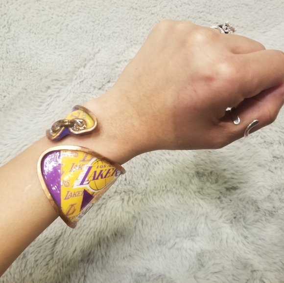 NBA Lakers Cuff - Picture 2 of 12